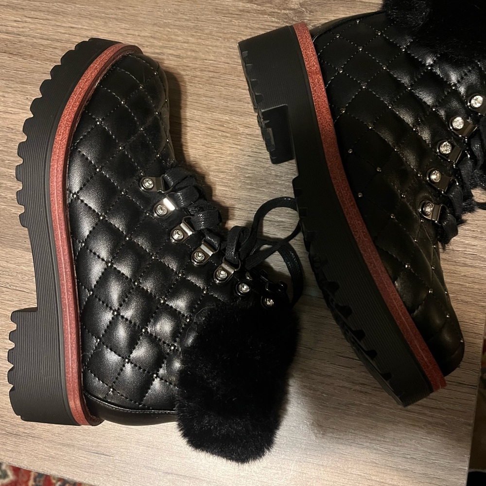 Womens black boots size 7